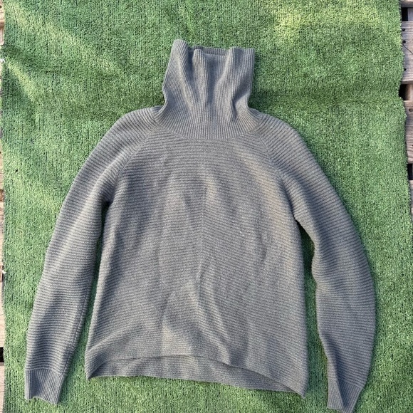 Kuhl Sweaters - Kuhl Women's Solace Gray Ribbed Turtleneck Sweater, Size XS